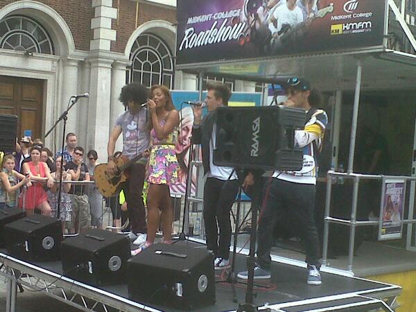 MiichaelKing's tweet photo. My Idols :') @LUMINITES http://t.co/gZcr2gcN4U