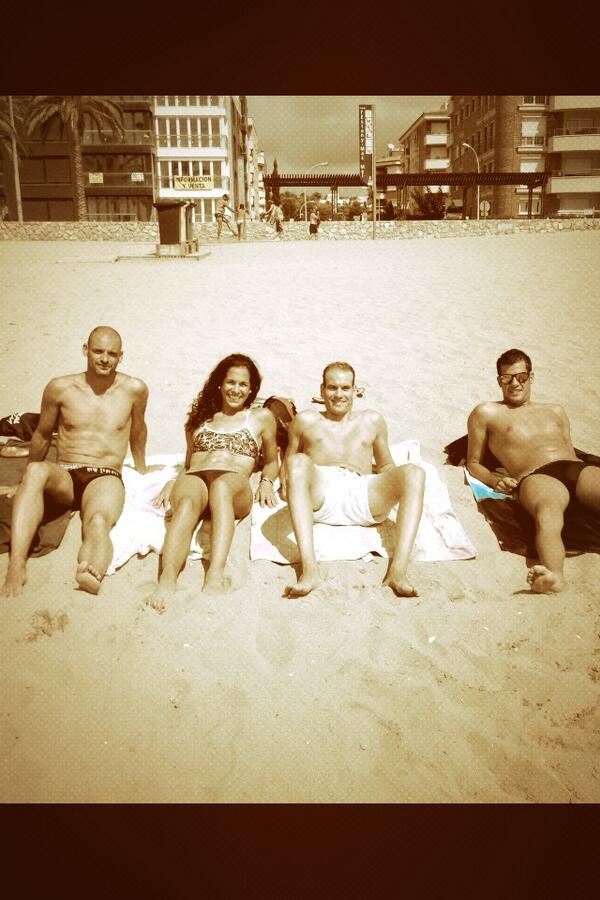 egcreus86's tweet image. #beach #postrunning #moltacalor #swim #hollidays sou els millors nois! @Enrik_GM @rantichb Alfons Espurz! :)