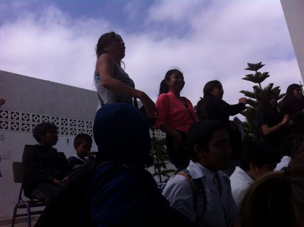 Malebraneta's tweet photo. Madres más motivadas que los participantes jajaj http://t.co/Ldm1WDdgh2