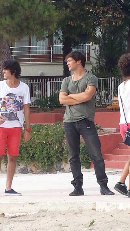 BSXeyLlIEAENZoT.jpg:large