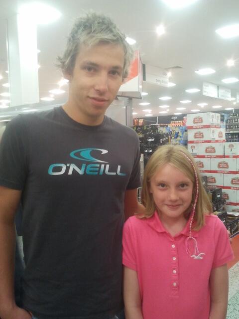 JonathanFoxGB's tweet photo. Bumped into a fellow swimmer at morrisions :) good luck with everything izzy! :D http://t.co/JaBWByS5BX