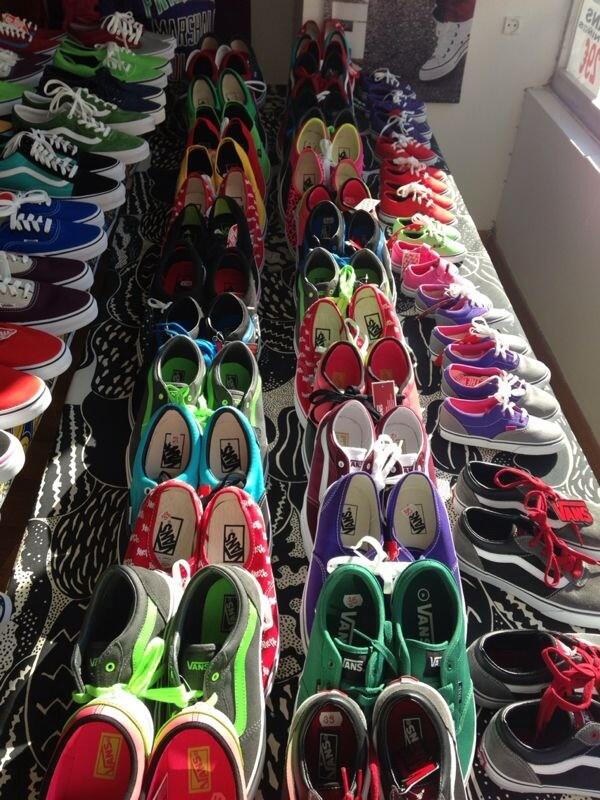 HoodShop's tweet photo. Vans a 55€!!!
Sin mas.... http://t.co/JklsqLJizI