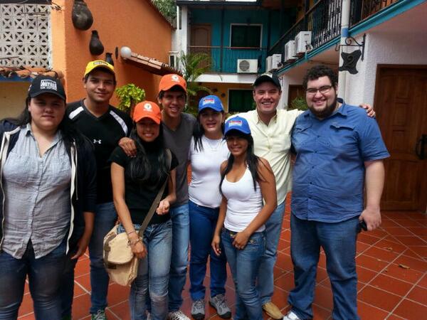 AnderssonRd's tweet photo. @Rubio Taller De Formación Política 23-24-25! Jóvenes De Las Naciones Unidas! http://t.co/t4VMH5oONY