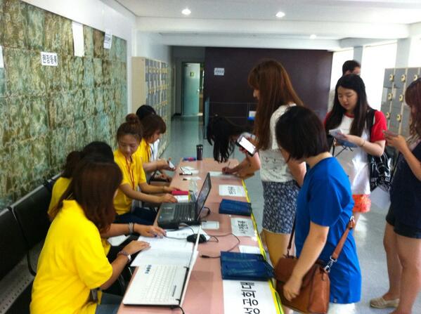 coopy2012's tweet image. 청년협동조합컨퍼런스 등록을 하고 있습니다.