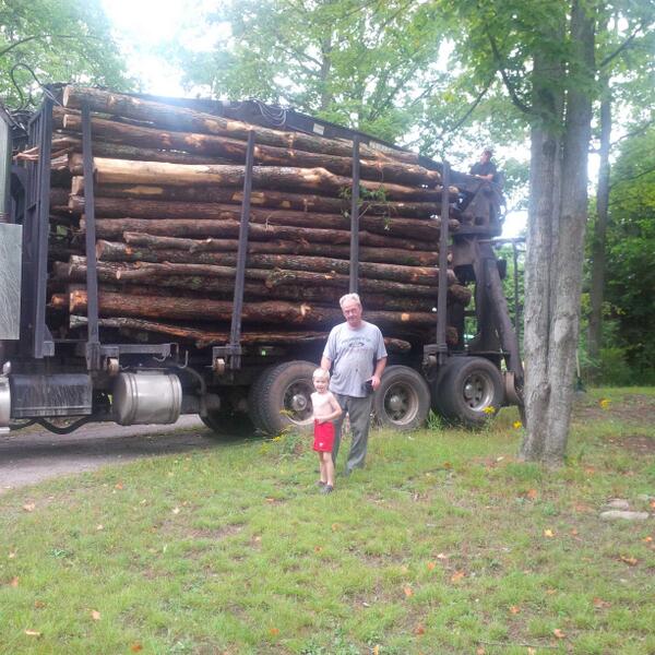 napina's tweet image. Let the wood splitting fun begin! #sonotfun