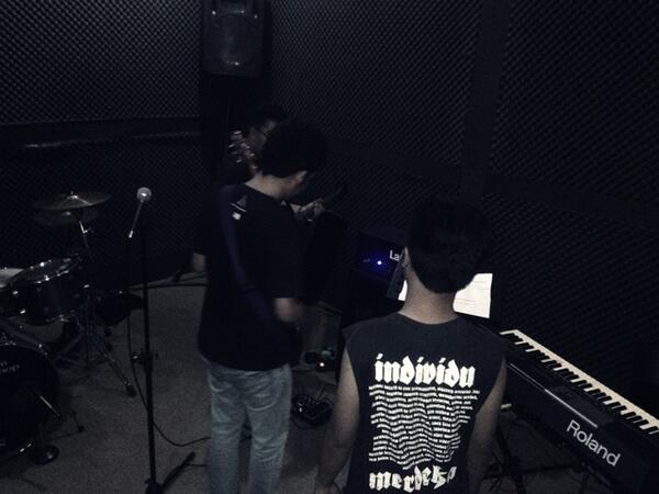 DEFALOUTER's tweet image. Sudah dalam tahap penyelesaian, masih ada beberapa penambahan dan pengurangan materi, terimakasih.