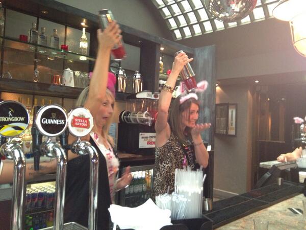 PaulaGx's tweet photo. #cocktails http://t.co/S6lpRgqQga