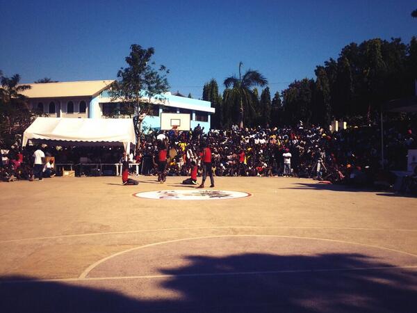 VodacomTanzania's tweet photo. RT @eastafricatv: Karata ya #TheWT raundi ya pili ya fainali #2013Dance100 http://t.co/3XZbyZJWxZ