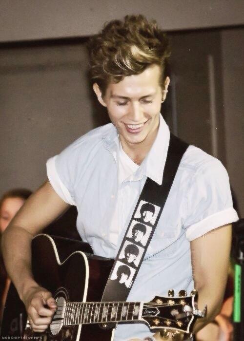 JamesMcveyBot's tweet image. สวัสดีครับผมไม่ได้เข้ามาตั้งนานแหนะ😊