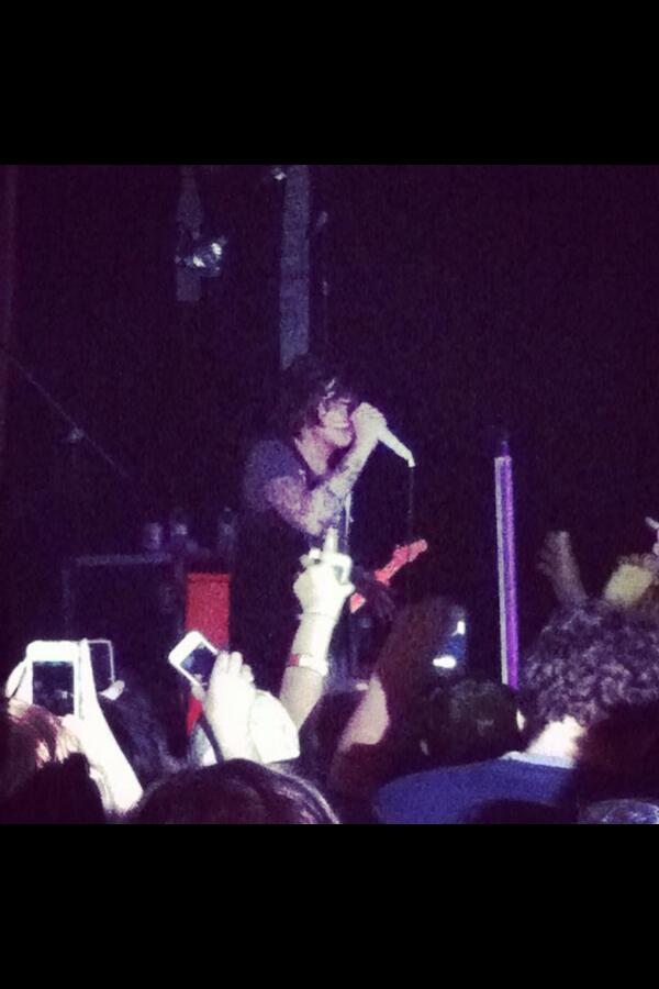 DelilahM_'s tweet photo. Gosh I wanna go see Sleeping With Sirens again!@Kellinquinn http://t.co/aw8MwqSGda