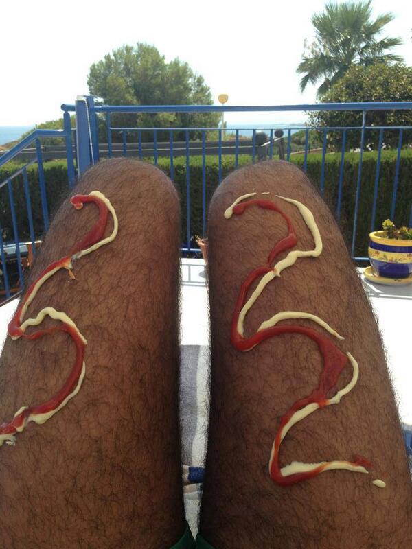 LegsOrHotdog's tweet photo. Ketchup n musturd http://t.co/erGdUN6P6B