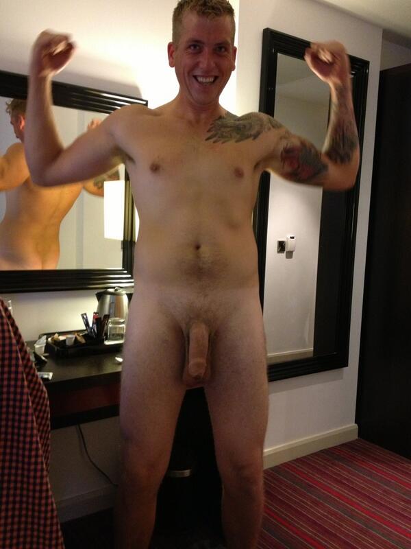 alexw0000's tweet photo. Deans having a nice stag do http://t.co/x96cncnXyt