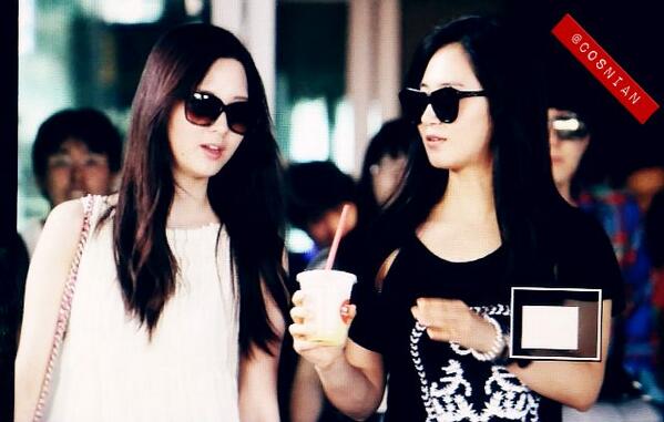[PIC][24-08-2013]Yuri và SeoHyun trở về Hàn Quốc vào chiều nay BSazlEdCMAAX-To