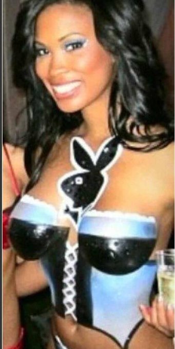 Maybe I should be body painted this year for Halloween? Hmmmm ... #HappySaturday :) http://t.co/xgk0<a href="/tag/happysaturday"class="tags"><span>#happysaturday</span></a>