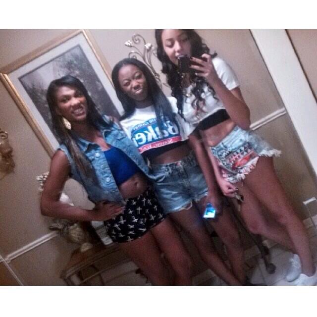 Watch $MOKIN ON KIE$HA's leaked NSFW photo on TwXstars