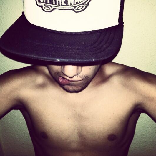 ___ConiohGay's tweet photo. "Observo, me duele, callo y sonrío" http://t.co/zguyXqeDlW