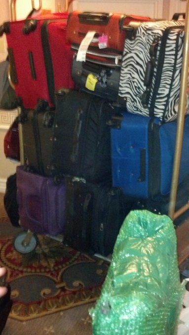 This is what happens when 4 showgirls stay in one room! http://t.co/mYKDuMucO0<a href="/tag/hcotw"class="tags"><span>#hcotw</span></a>