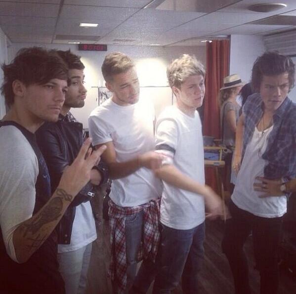 OneDuniversal's tweet photo. The boys http://t.co/Hdb7kADuKb