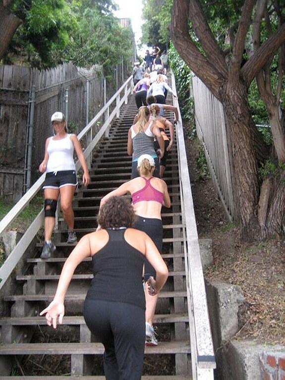 RunFitLA's tweet image. Who's up for it!? @90402Stairs Strength and Conditioning sessions every Mon, Wed,Fri 7.00pm first session free! RT