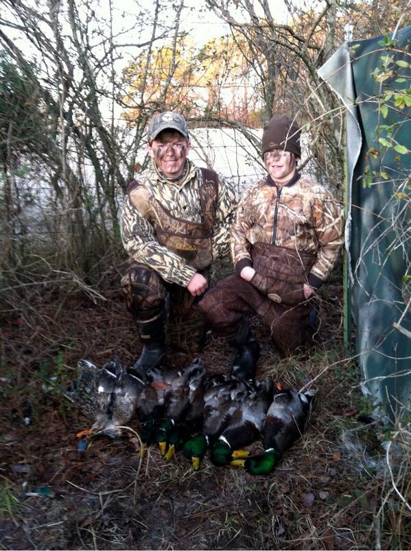 talleybottoms2's tweet photo. Awesome youth hunt with my good buddy. In and out in 10 mins! http://t.co/qrnzv7JqGo