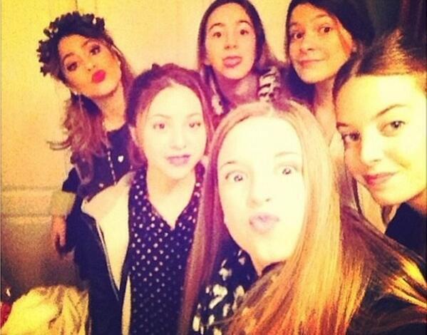 TiniAMStoessel's tweet photo. Las ❤❤❤ http://t.co/Cu1Kt9ZaAD