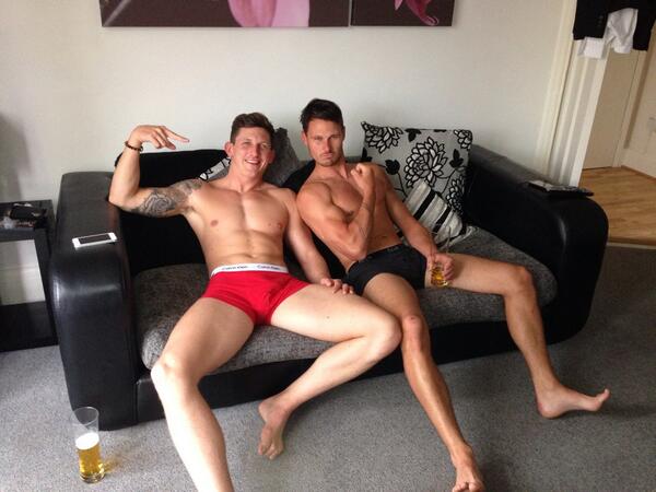 hemangpatel8's tweet photo. #batty boys http://t.co/9JX9cc0isq