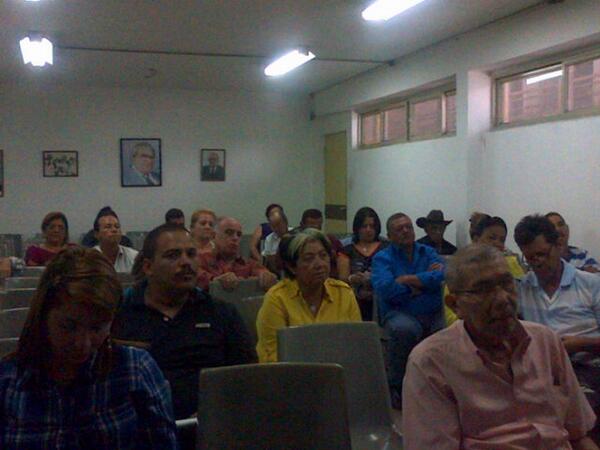rerickacm's tweet photo. En Reunión con nuestros candidatos ADEC@S ... @eblinatencio @SanchezFortoul @AndreaMartuhAD #PochochaLara http://t.co/pWc3yC3fxa