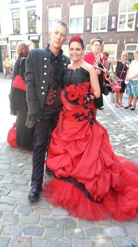 PetraBrohm's tweet photo. 23-08-2013 getrouwd met Daniel my love&amp;soulmate http://t.co/TdXFdXS1Oq