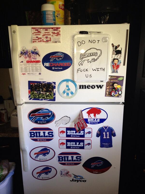 2wo6ix's tweet photo. Go bew #BillsMafia  @buffalobills @TheBillsMafia http://t.co/U2Q7PGzbck