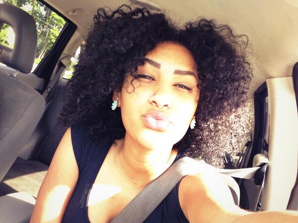 PostCurlyGirls's tweet photo. “@IM15UOENO: Had to throw it back 😏 http://t.co/HiNXDLwW1S”