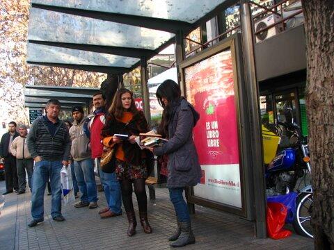 Brindo con este Pajarete, pa que liberen sus libros y no sean tan amarretes librolibrechile.cl