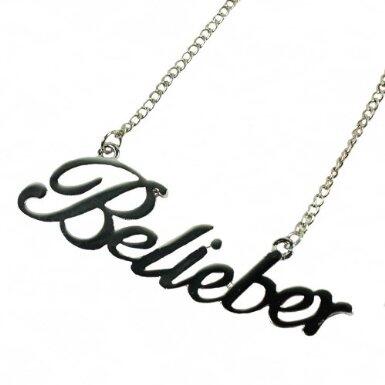 _Concours1's tweet image. Et enfin, voila le concours pour gagner le collier Belieber ! weetix.fr/z/HuBCN5m