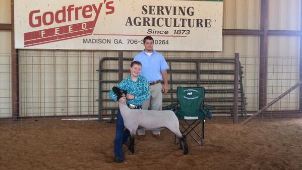 bethannecamp's tweet photo. Meredith with her Reserve Grand Champion! http://t.co/F6wD3nYrDq