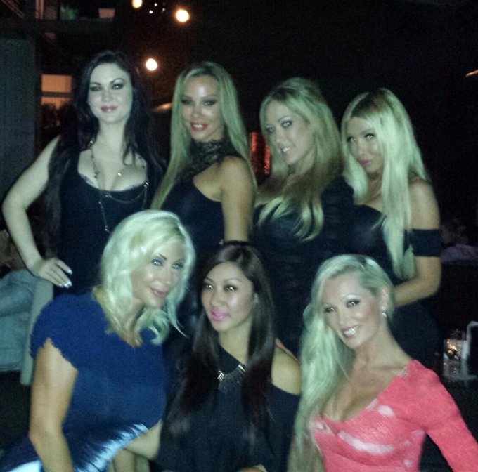 Din dins last night with @CapriCavanni @Club_Sandy and @PumaSwede 💖🍸🍸💘 http://t.co/sPbwNeet8q<a class="tags" target="_blank" title="On Twitter" href="/?out=eyJ0eXAiOiJKV1QiLCJhbGciOiJIUzUxMiJ9.eyJpYXQiOjE3MjA4ODM4MzgsImlzcyI6InR3cG9ybnN0YXJzLmNvbSIsIm5iZiI6MTcyMDg4MzgzOCwiZXhwIjoxNzUyNDE5ODM4LCJyZWRpcmVjdF91cmwiOiJodHRwczovL3R3aXR0ZXIuY29tL0NhcHJpQ2F2YW5uaSJ9.PNMT4pPZb3gzAx_52HBgVypiPzflaXzk2O1ZMGBx_vH3KMimCPIWFdD0rJ2oIveY1fpU-2dEG8d2Rg88nT8IIQ">@CapriCavanni</a><a class="tags" href="/tag/club_sandy">@club_sandy</a><a href="/tag/honey"class="tags"><span>#honey</span></a>