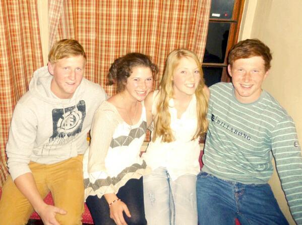 97jaytay's tweet photo. @Robz_bonsma great night♥ #crew http://t.co/bGTCswFGCC