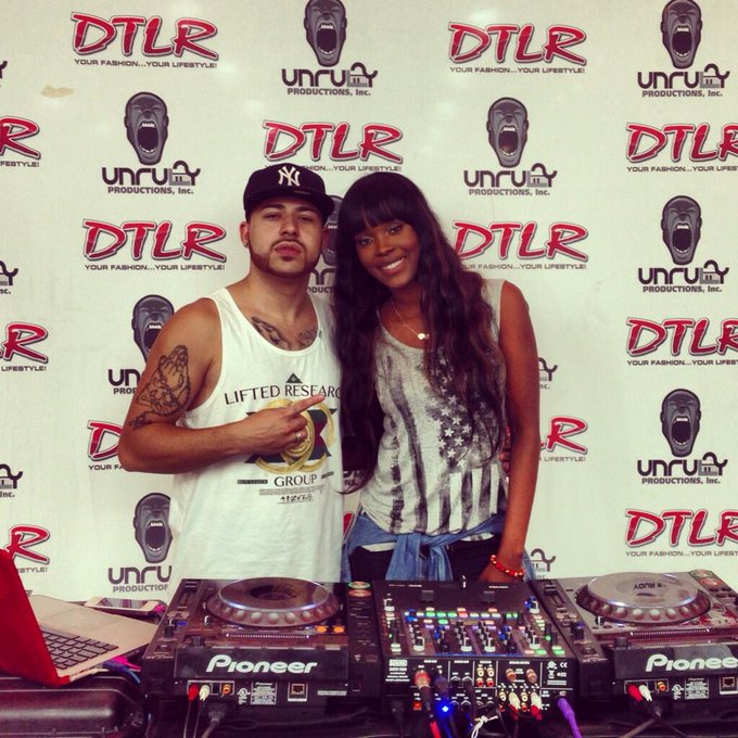 S/O @Dj_AngelBaby #Respect #salute keep doing your thing boo follow back :) http://t.co/hmkqpCSjLe<a class="tags" target="_blank" title="On Twitter" href="/?out=eyJ0eXAiOiJKV1QiLCJhbGciOiJIUzUxMiJ9.eyJpYXQiOjE3MjU3ODY4MTksImlzcyI6InR3cG9ybnN0YXJzLmNvbSIsIm5iZiI6MTcyNTc4NjgxOSwiZXhwIjoxNzU3MzIyODE5LCJyZWRpcmVjdF91cmwiOiJodHRwczovL3R3aXR0ZXIuY29tL0RqX0FuZ2VsQmFieSJ9.LVKL5UMfSvsyp8NBJZftu_ZqdIaGoM1jI2Gx7wj3pv7-6Xex9O7bKDCsHgOjPZ3Dd4cfXvW-gT8uer0jf53Dkg">@Dj_AngelBaby</a><a href="/tag/respect"class="tags">#Respect</a><a href="/tag/salute"class="tags">#salute</a>