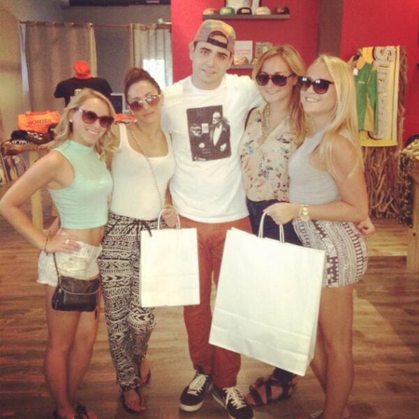 jessiicallynn's tweet image. Visited @FlyStandardsNJ everyone check them out! @sneakerm0nster @kayglee @mariel_inglima #dope #asbury