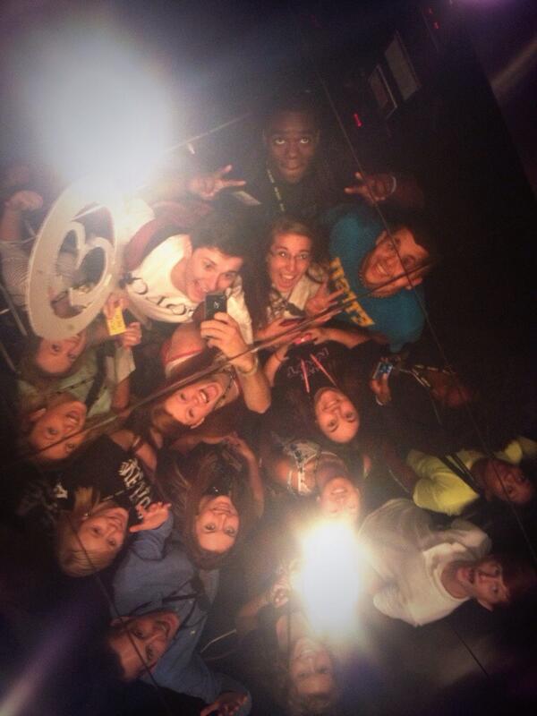 rooobbbyyyy's tweet photo. @PreviewETSU #group3 #group19 #teamlove #preview2013 http://t.co/4HS9aBU4t3