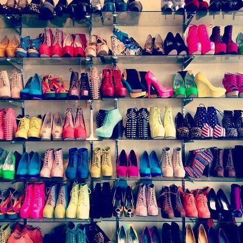 MarianoHeredia_'s tweet photo. Entonces que princesa, ¿te casas conmigo o qué hago con todo esto que te había comprado? http://t.co/0kZ8pr6IIM