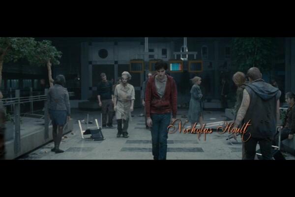 hoult_fans's tweet photo. Yep. Watching Warm Bodies on my iPod 😁 http://t.co/ZHp6QtRiTD