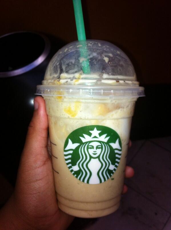 1DLover324's tweet photo. Starbucks!! http://t.co/wnsMWhx9nP