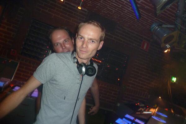 DjMcWEST's tweet photo. #TrilightNight met @LJemiel Tnx allemaal! Tot volgende week!!! http://t.co/jmf7Y2jFDP