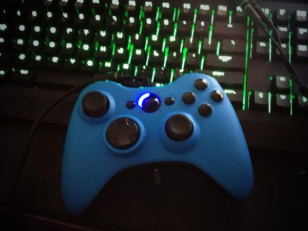 Crimsix's tweet image. #Giveawaysix @ScufGaming controller I used at MLG Anaheim, Gfinity.UK, and UMG.ATL. RT &amp;amp; follow for a chance to win!