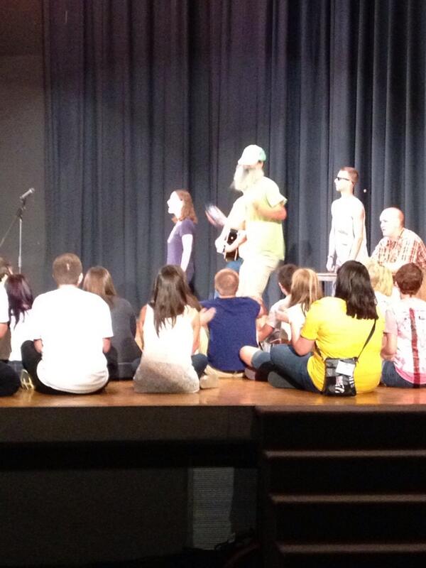royalfamily19's tweet photo. Seriously best skit I've seen from my preview days! @PreviewETSU ❤ http://t.co/BTDDCGfwTD
