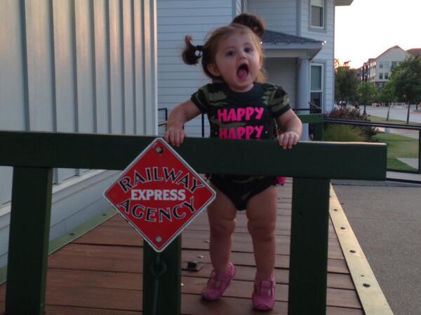 Marcalonio's tweet photo. She's #happyhappyhappy @DuckDynastyAE  #ducknation #camogirl http://t.co/OcRBNcNam1