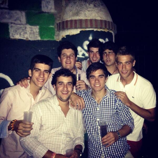 AlejandroCancho's tweet image. Buena noche de fiesta en La Cumbre. @ViP_Trujillo #ViP8 #amigos