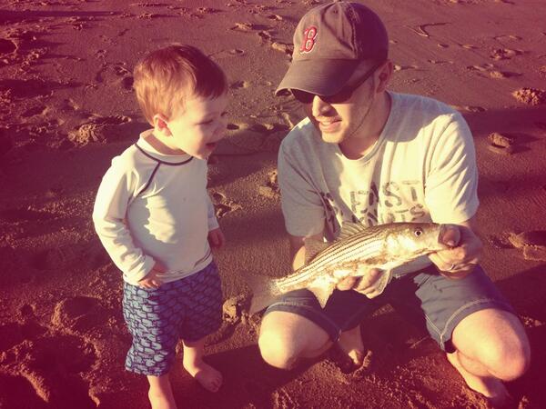 tones718's tweet image. @bridgeroadbait thanks for the worms 
#merrimackriver #striperfishing