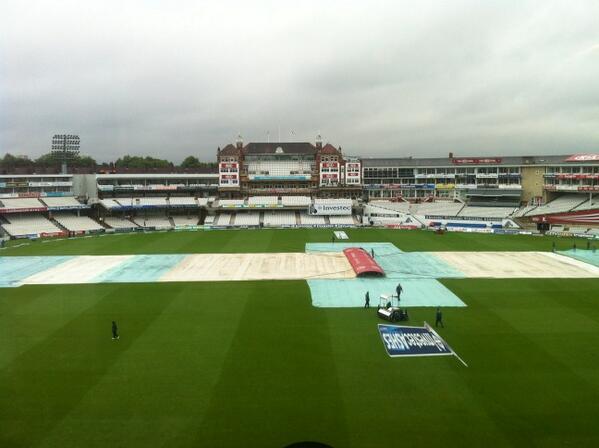 tmsproducer's tweet photo. The mop up operation begins! Word from Oval is no play until after 1 because of heavy overnight rain #ashes http://t.co/4wNB9mAjlm