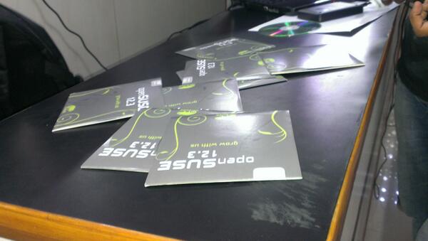 thisisakif's tweet image. openSUSE 12.3 distributed at Python workshop @ Jamia Millia University, New Delhi.
#spreadLinux
#FOSS
#Linux