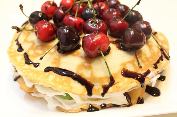 white0c_c's tweet photo. チェリーミルクレープ♪
食べたい人はRT♡♡
  https://t.co/SUDICEKvkk